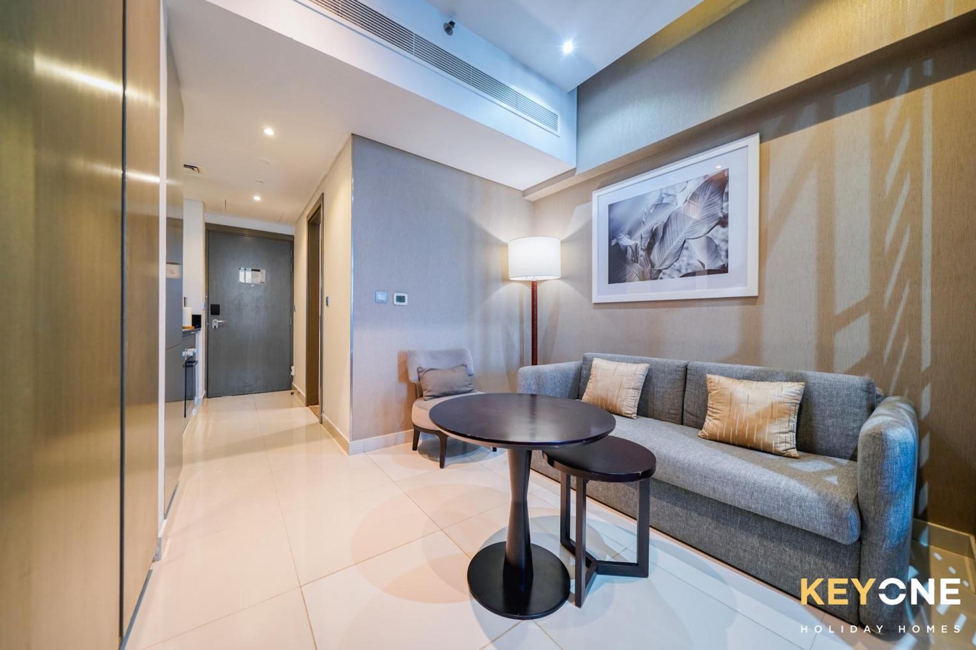 Sleek Studio In Prive With Stunning Canal View Dubai Bagian luar foto